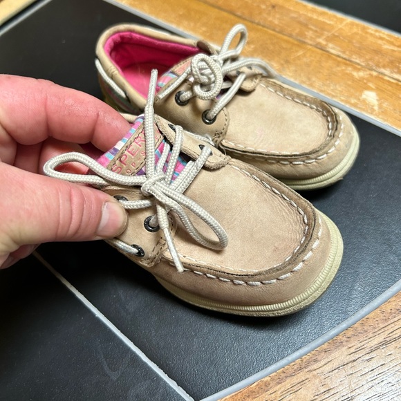 All Nike, Ugg’s ,Sperrys, She’ll top adidas & Sandals Lot all size 7-&-8 - Picture 4 of 16